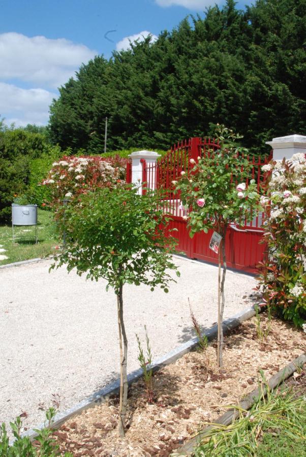Chambre D'Hotes "Les Paturelles" Fougeres-sur-Bievre Eksteriør billede