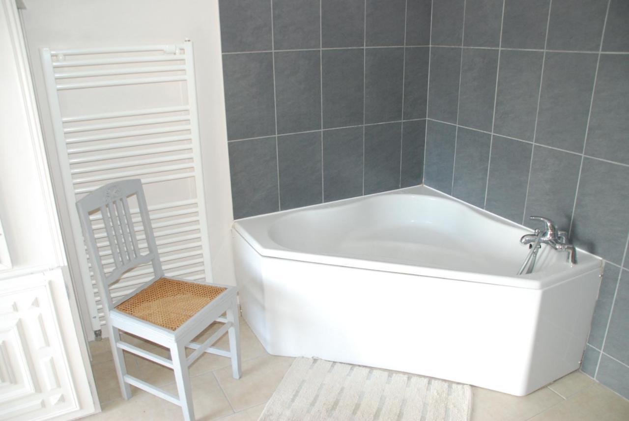 Chambre D'Hotes "Les Paturelles" Fougeres-sur-Bievre Eksteriør billede